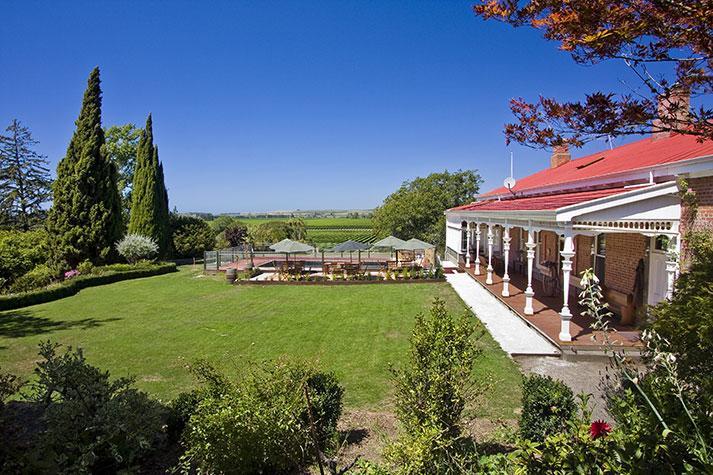 Ugbrooke Country Estate Hotel Lower Dashwood Bagian luar foto