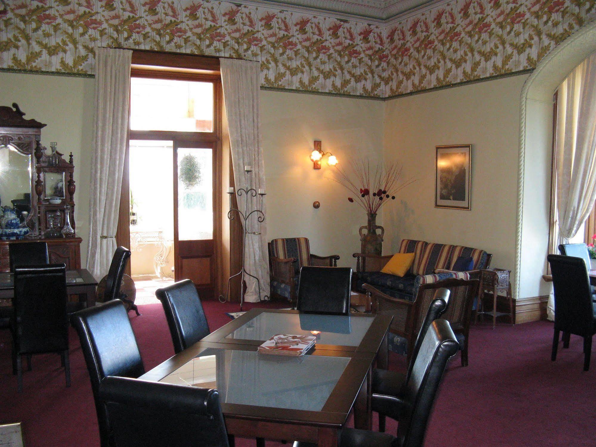 Ugbrooke Country Estate Hotel Lower Dashwood Bagian luar foto